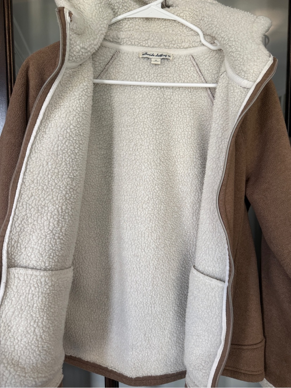 Telluride Clothing Co Women’s Medium Hooded Zip Jacket with Cream Sherpa Lining - Picture 5 of 7